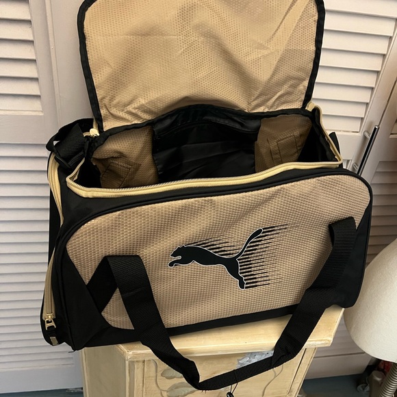 🌸NWT PUMA DUFFEL BAG🌸 - Picture 5 of 14
